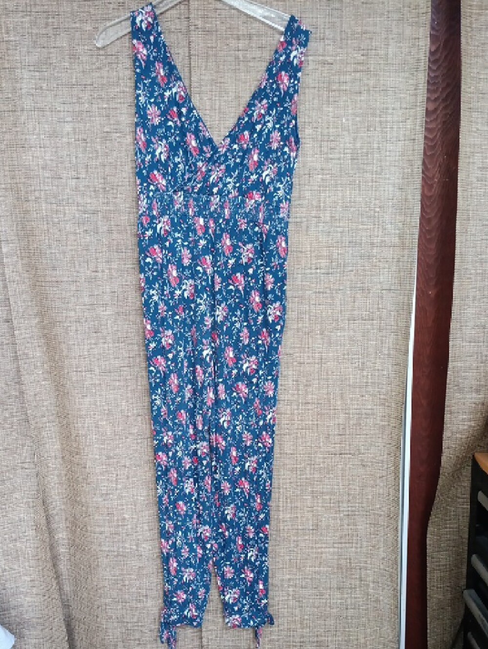 LOFT Floral V-Neck Navy Jumpsuit with Tie Ankles - Picture 4 of 4